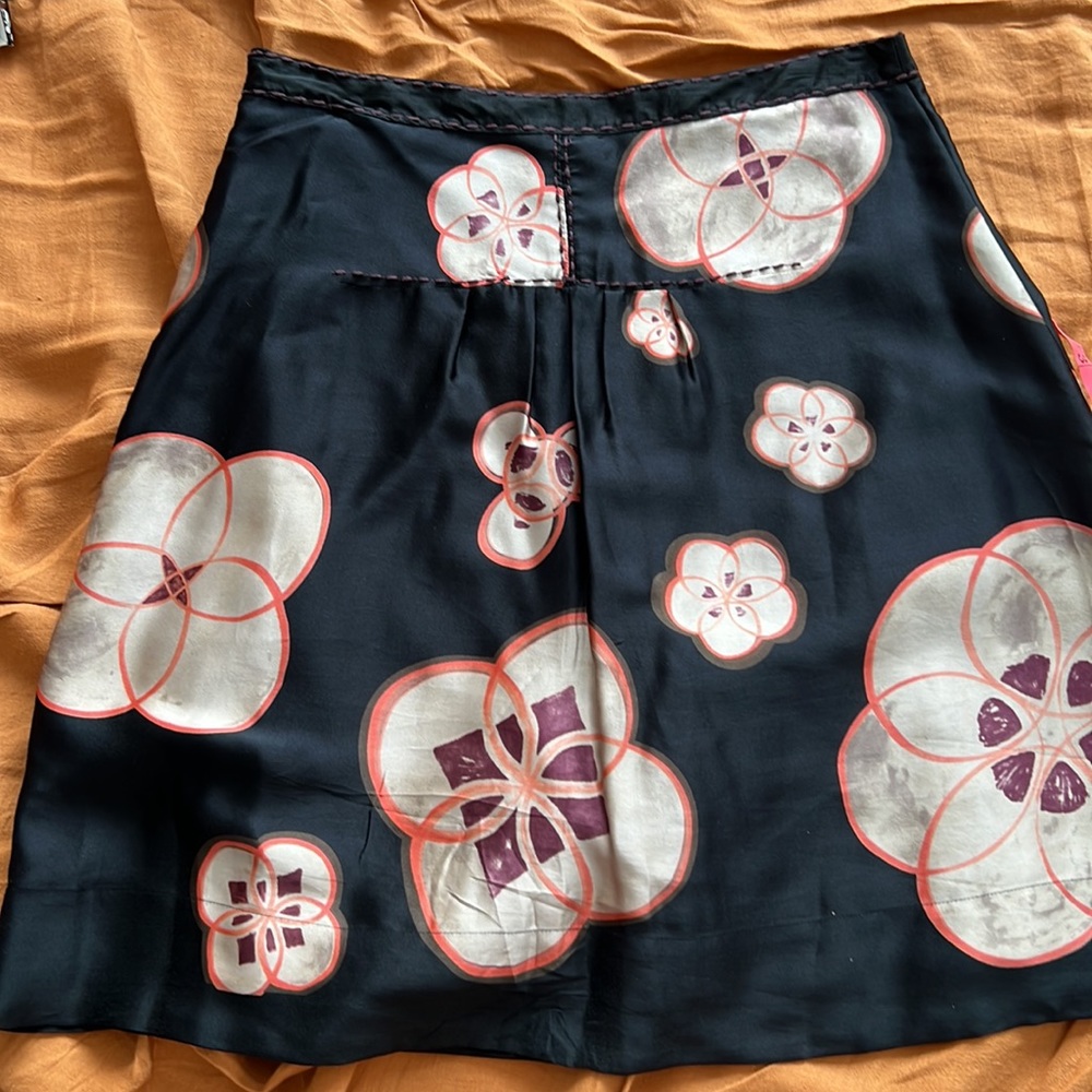 Hoss Intropia Floral Silk Skirt with Too Stitch Detailing